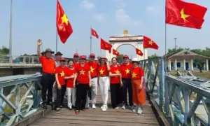 Khách đổ đến thành cổ Quảng Trị sau hiệu ứng 'Mưa đỏ' Khách đổ đến thành cổ Quảng Trị sau hiệu ứng 'Mưa đỏ'